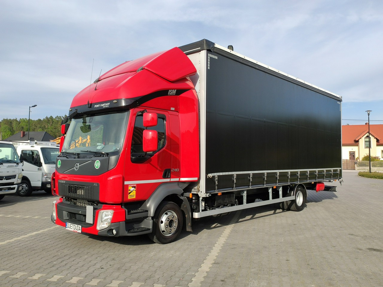 Volvo FL12.240 E6 Firana Tył Drzwi Dach Zsuwany Bogato Wyposażony !!! - Plachtové nákladné vozidlo: obrázok 4 Volvo FL12.240 E6 Firana Tył Drzwi Dach Zsuwany Bogato Wyposażony !!! - Plachtové nákladné vozidlo: obrázok 4