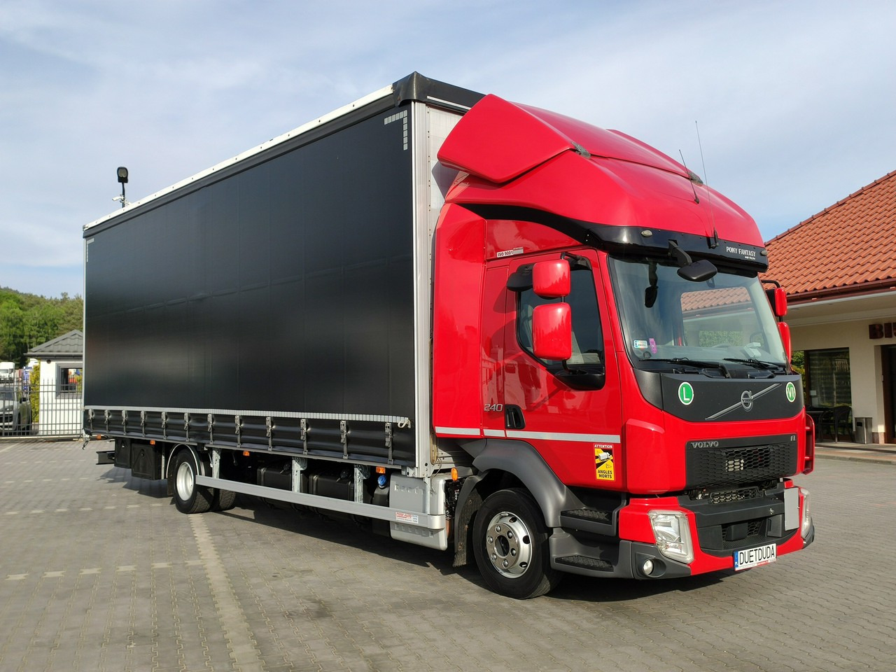 Volvo FL12.240 E6 Firana Tył Drzwi Dach Zsuwany Bogato Wyposażony !!! - Plachtové nákladné vozidlo: obrázok 1 Volvo FL12.240 E6 Firana Tył Drzwi Dach Zsuwany Bogato Wyposażony !!! - Plachtové nákladné vozidlo: obrázok 1