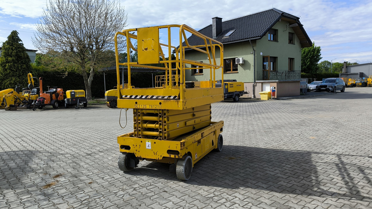 HULOTTE Compact 12 - Samohybná plošiny: obrázok 4 HULOTTE Compact 12 - Samohybná plošiny: obrázok 4