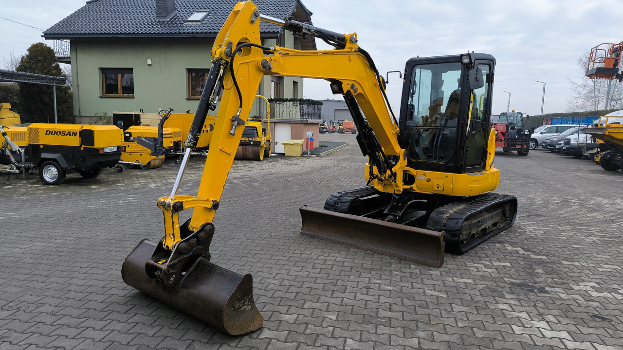 KUBOTA U 48 - 4 - Mini rýpadlo: obrázok 2 KUBOTA U 48 - 4 - Mini rýpadlo: obrázok 2