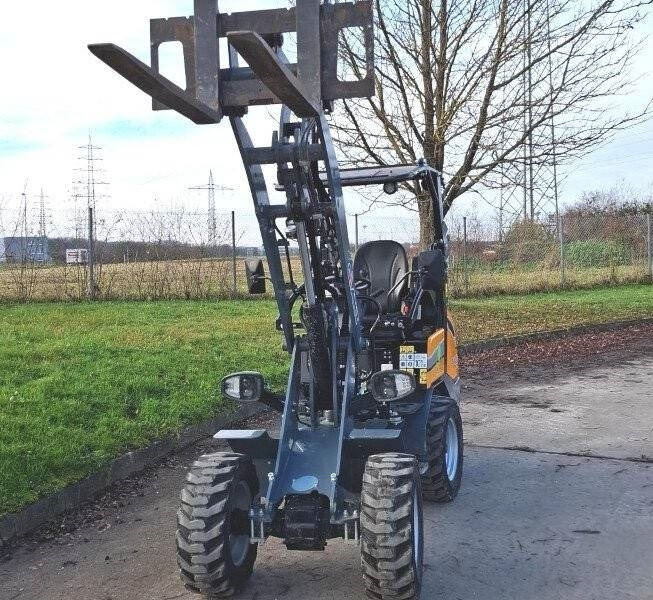 Giant G 2200 E X-Tra Elektro - Šmykom riadený nakladač: obrázok 2 Giant G 2200 E X-Tra Elektro - Šmykom riadený nakladač: obrázok 2