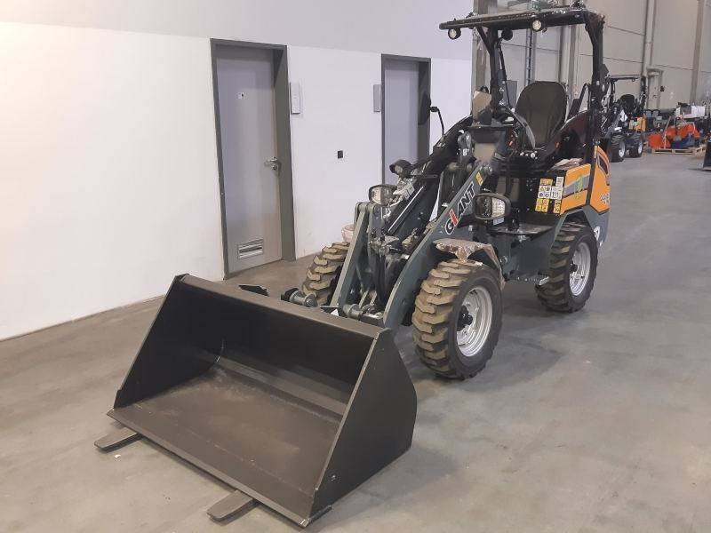 Giant G 2200 E X-Tra Elektro / electric - Šmykom riadený nakladač: obrázok 3 Giant G 2200 E X-Tra Elektro / electric - Šmykom riadený nakladač: obrázok 3