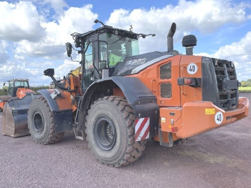 Hitachi ZW 220-7 - Kolesový nakladač: obrázok 3 Hitachi ZW 220-7 - Kolesový nakladač: obrázok 3