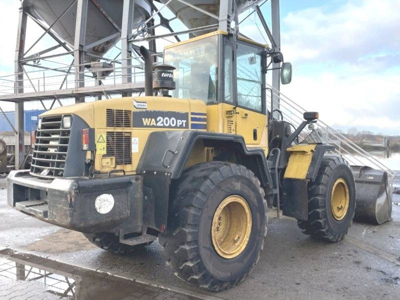 Komatsu WA 200 PT-5 - Kolesový nakladač: obrázok 4 Komatsu WA 200 PT-5 - Kolesový nakladač: obrázok 4