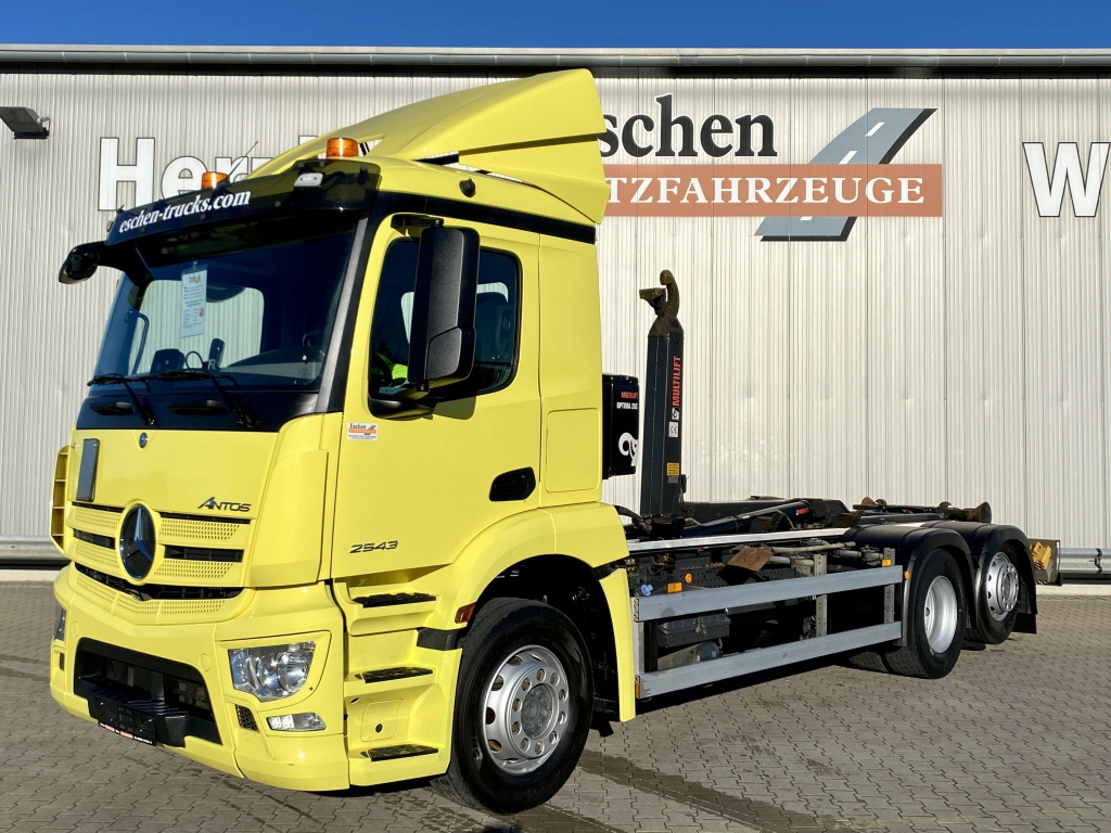 Mercedes-Benz 2543 L 6x2 / HIAB Multiflift Aufbau - Hákový nosič kontajnerov: obrázok 2 Mercedes-Benz 2543 L 6x2 / HIAB Multiflift Aufbau - Hákový nosič kontajnerov: obrázok 2