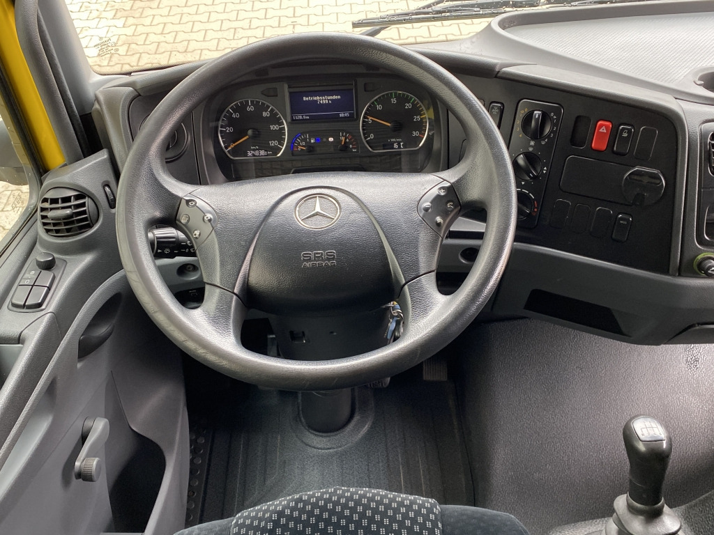 Skříňový nákladní auto Mercedes-Benz 816 L: obrázok 17