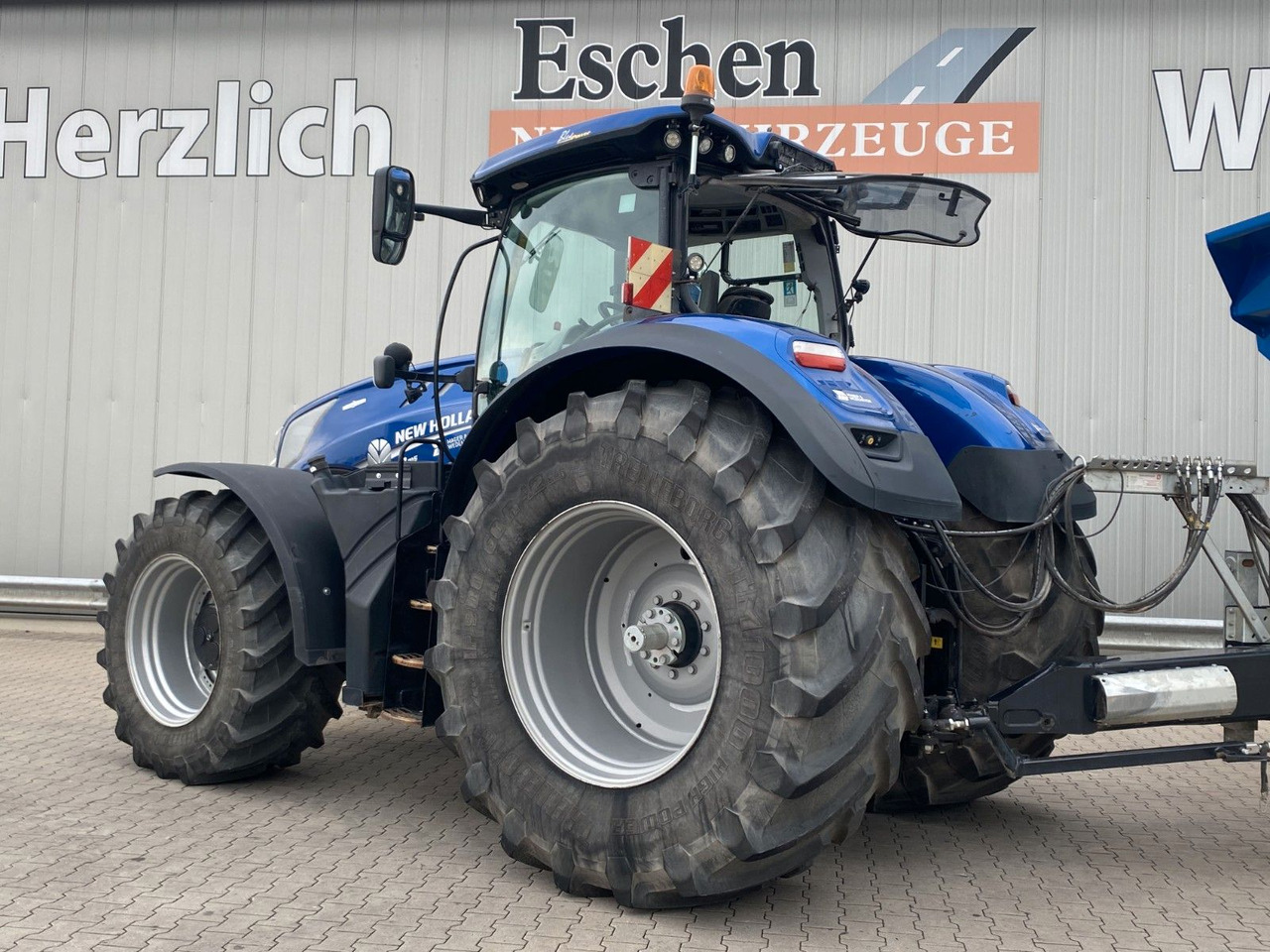 New Holland T7.315 AC 4x4 | Fronthydraulik*LoadSensing*Klima - Traktor: obrázok 4 New Holland T7.315 AC 4x4 | Fronthydraulik*LoadSensing*Klima - Traktor: obrázok 4