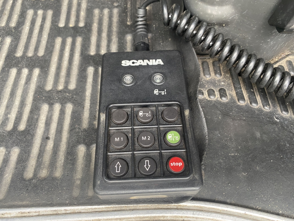 Plachtové nákladné vozidlo Scania 114 G 340 / 6x2 BL: obrázok 7