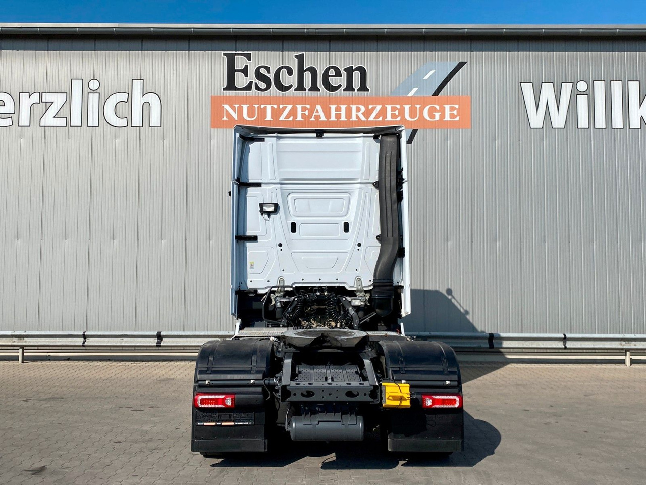 Mercedes-Benz 1851 Actros | GigaSpace*Navi*Retarder*Mirror Cam - Ťahač: obrázok 4 Mercedes-Benz 1851 Actros | GigaSpace*Navi*Retarder*Mirror Cam - Ťahač: obrázok 4