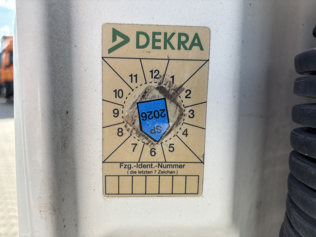 Volvo FM 6x2 Abrollkipper - Hákový nosič kontajnerov: obrázok 5 Volvo FM 6x2 Abrollkipper - Hákový nosič kontajnerov: obrázok 5