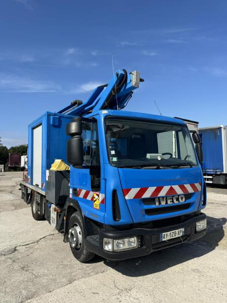 Iveco Eurocargo 100E18 - Automobilová plošina: obrázok 1 Iveco Eurocargo 100E18 - Automobilová plošina: obrázok 1