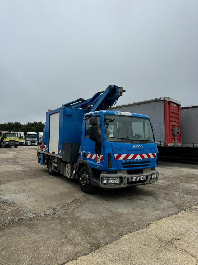 Iveco Eurocargo 100E19 - Automobilová plošina: obrázok 3 Iveco Eurocargo 100E19 - Automobilová plošina: obrázok 3