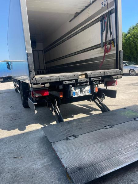 Scania R 320 - Chladirenské nákladné vozidlo: obrázok 5 Scania R 320 - Chladirenské nákladné vozidlo: obrázok 5