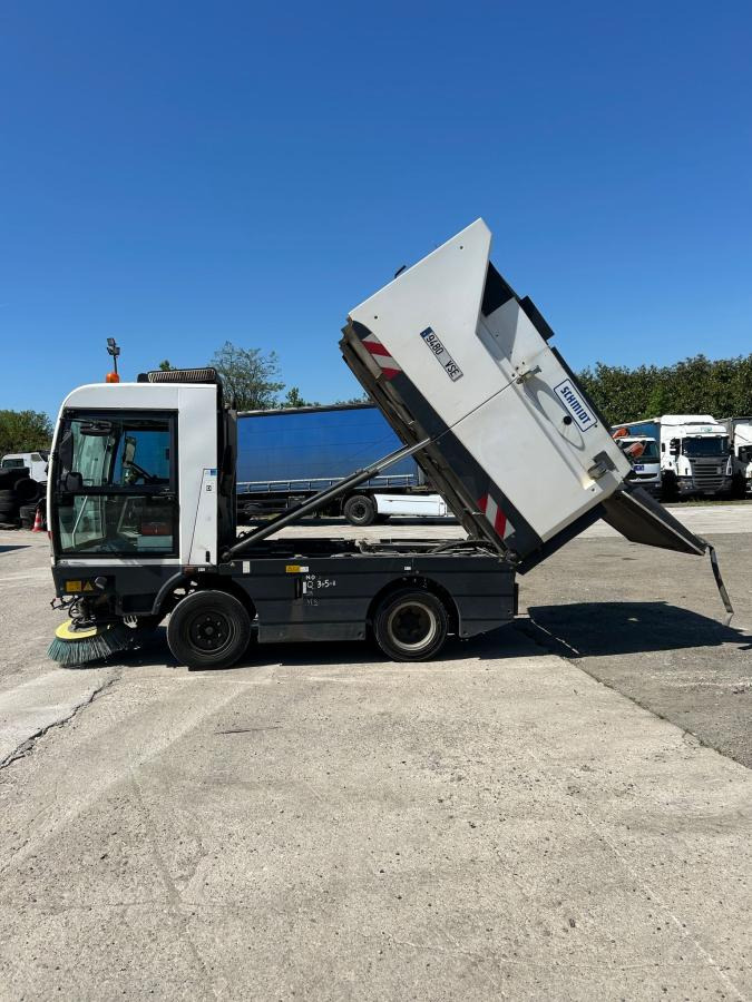 Schmidt Clingo 500 Compact 400 - Zametacie vozidlo: obrázok 2 Schmidt Clingo 500 Compact 400 - Zametacie vozidlo: obrázok 2