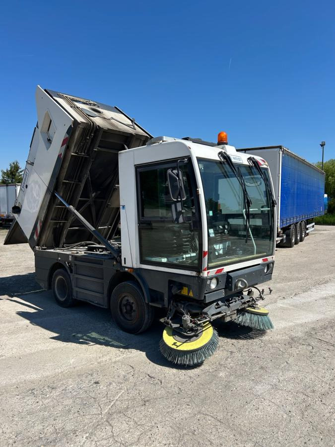 Schmidt Clingo 500 Compact 400 - Zametacie vozidlo: obrázok 5 Schmidt Clingo 500 Compact 400 - Zametacie vozidlo: obrázok 5