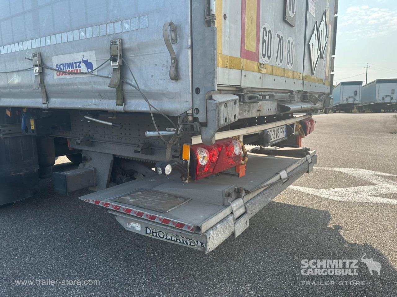 SCHMITZ Curtainsider Standard Taillift - Plachtový náves: obrázok 3 SCHMITZ Curtainsider Standard Taillift - Plachtový náves: obrázok 3