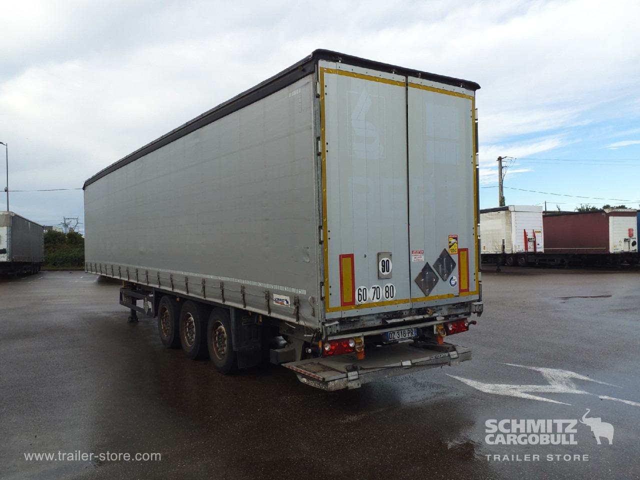 SCHMITZ Curtainsider Standard Taillift - Plachtový náves: obrázok 4 SCHMITZ Curtainsider Standard Taillift - Plachtový náves: obrázok 4