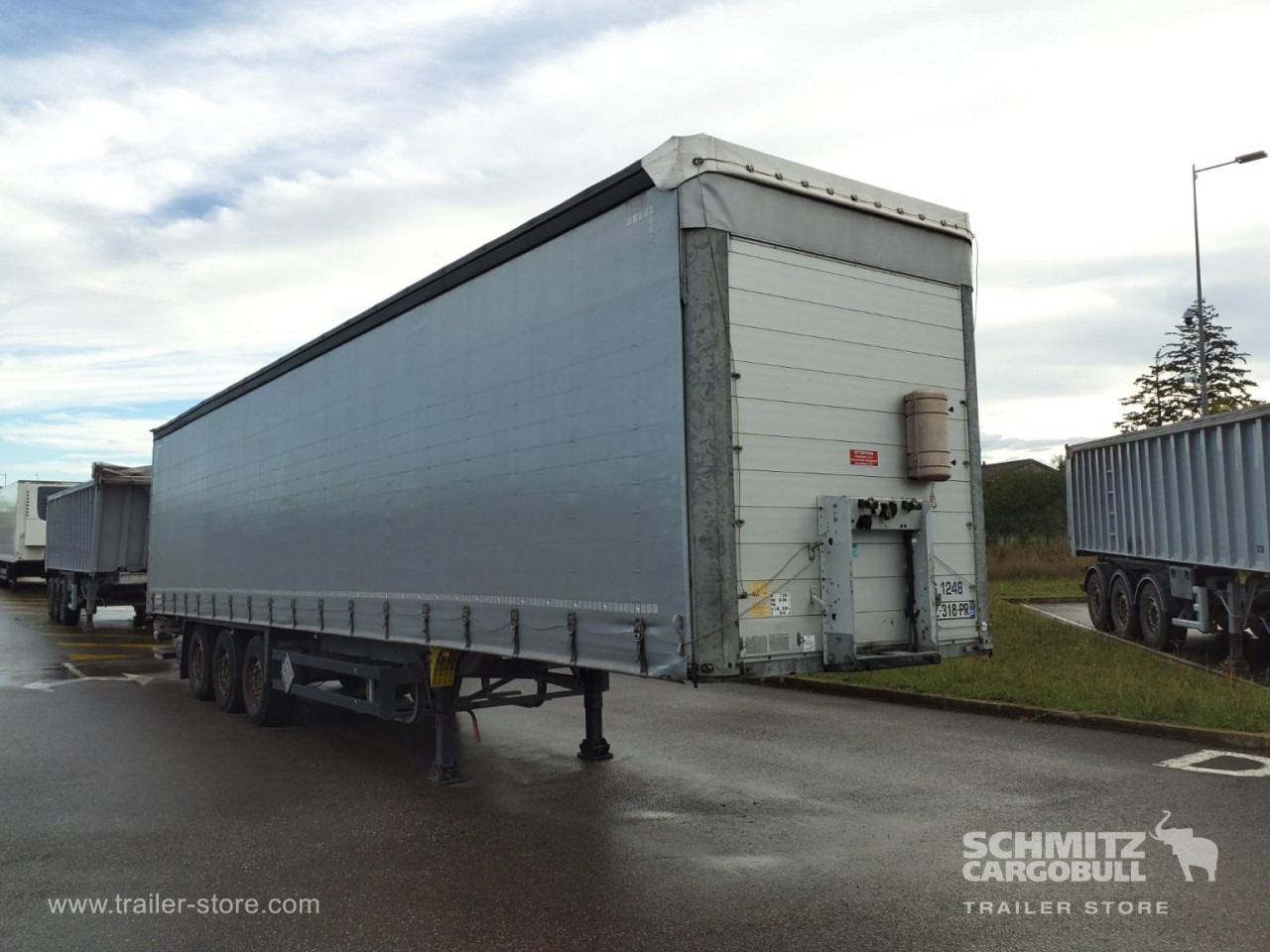 SCHMITZ Curtainsider Standard Taillift - Plachtový náves: obrázok 1 SCHMITZ Curtainsider Standard Taillift - Plachtový náves: obrázok 1