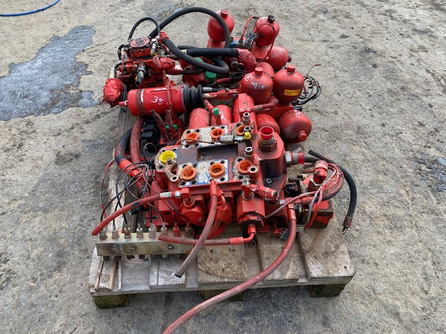 2426877 - O&K L45 - Hydraulika pre Kolesový nakladač: obrázok 3 2426877 - O&K L45 - Hydraulika pre Kolesový nakladač: obrázok 3