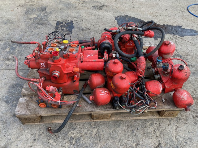 2426877 - O&K L45 - Hydraulika pre Kolesový nakladač: obrázok 4 2426877 - O&K L45 - Hydraulika pre Kolesový nakladač: obrázok 4