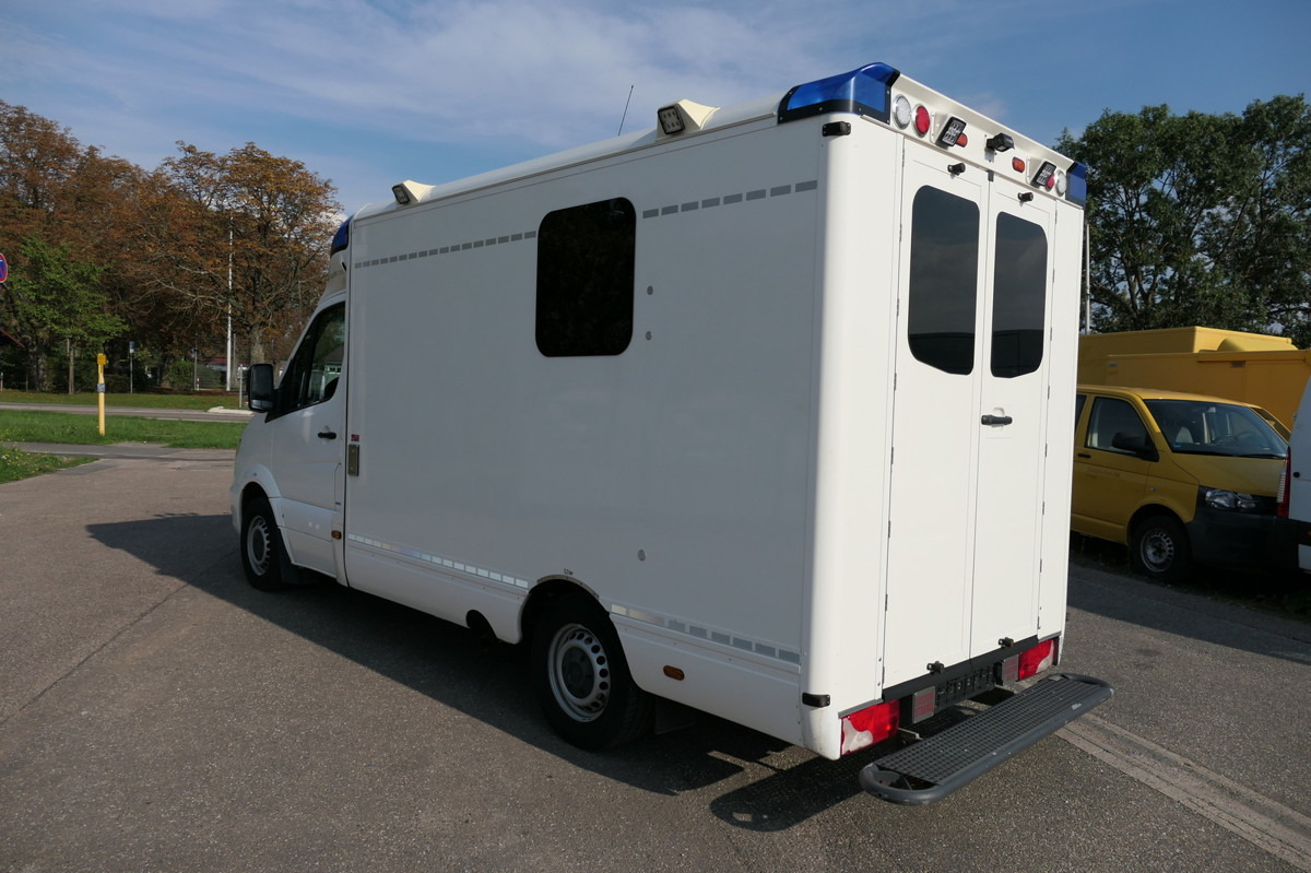 MERCEDES-BENZ 319 Sprinter 6-Zylinder Rettungswagen Strobel - Sanitka: obrázok 5 MERCEDES-BENZ 319 Sprinter 6-Zylinder Rettungswagen Strobel - Sanitka: obrázok 5