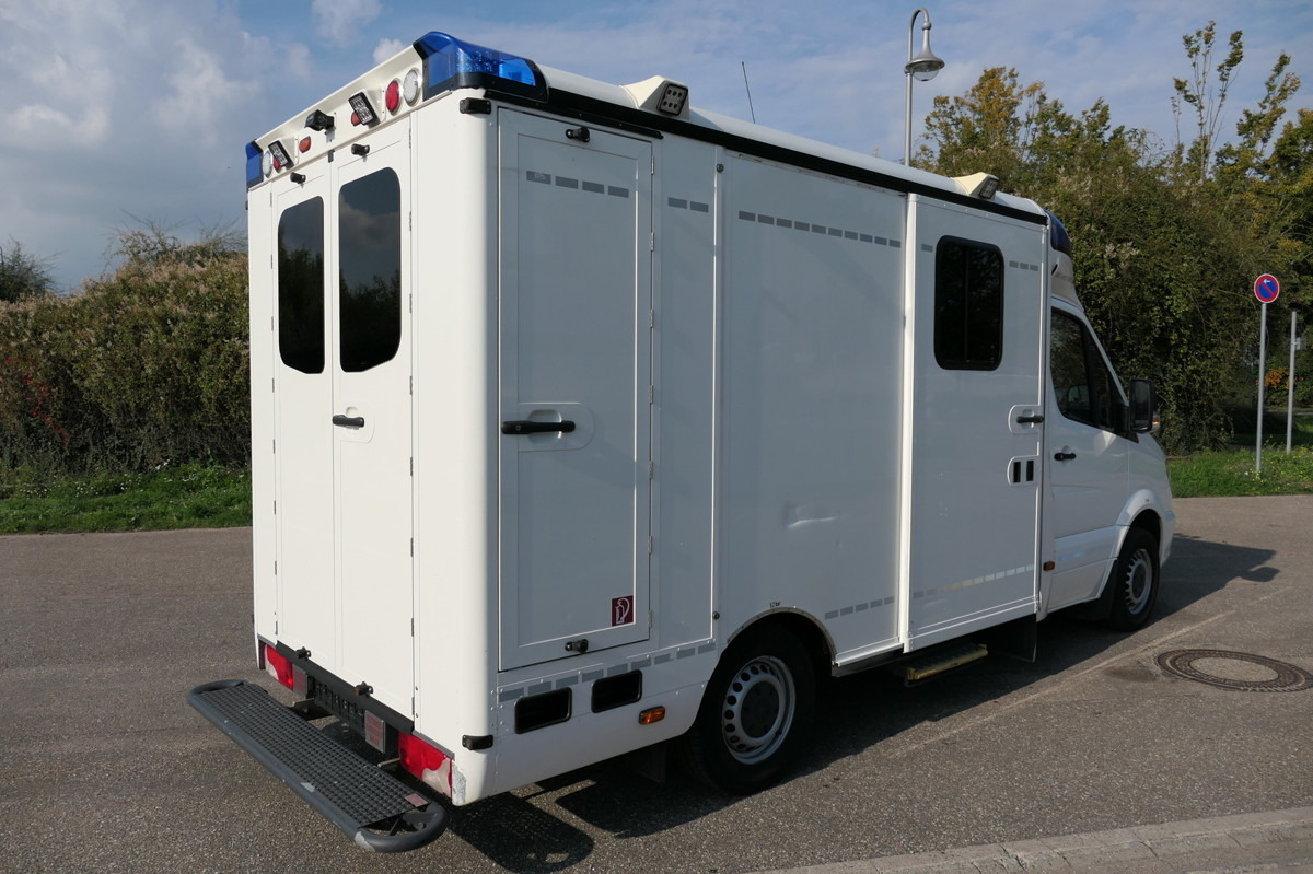 MERCEDES-BENZ 319 Sprinter 6-Zylinder Rettungswagen Strobel - Sanitka: obrázok 4 MERCEDES-BENZ 319 Sprinter 6-Zylinder Rettungswagen Strobel - Sanitka: obrázok 4