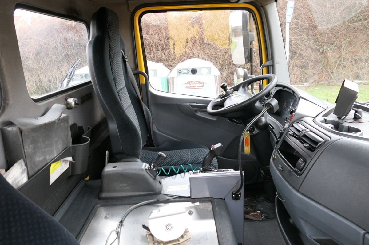 Interior photo 2: Kontejnérový podvozek/ Výměnná nástavba MERCEDES-BENZ KAMAG WBH 25 Wiesel Terberg Umsetzfahrz. Sattelk