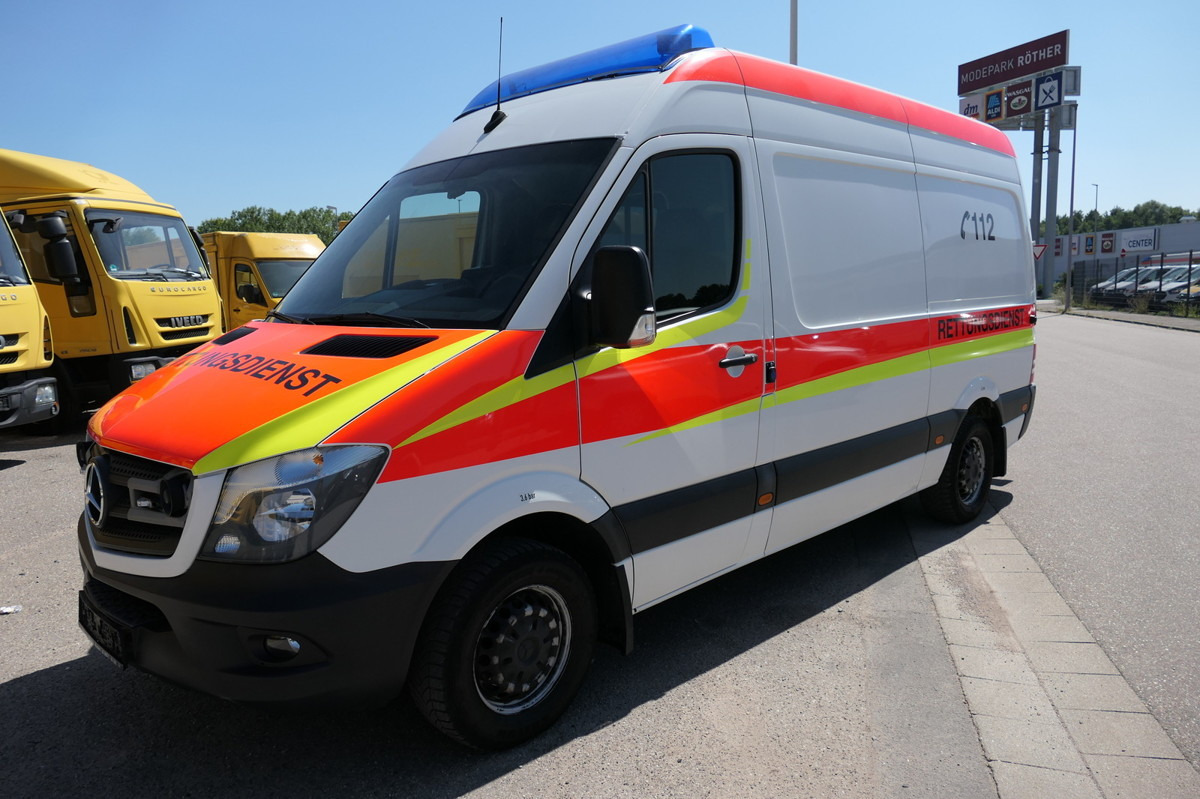 MERCEDES-BENZ Sprinter 316 CDI Klima Rettungswagen - Sanitka: obrázok 2 MERCEDES-BENZ Sprinter 316 CDI Klima Rettungswagen - Sanitka: obrázok 2