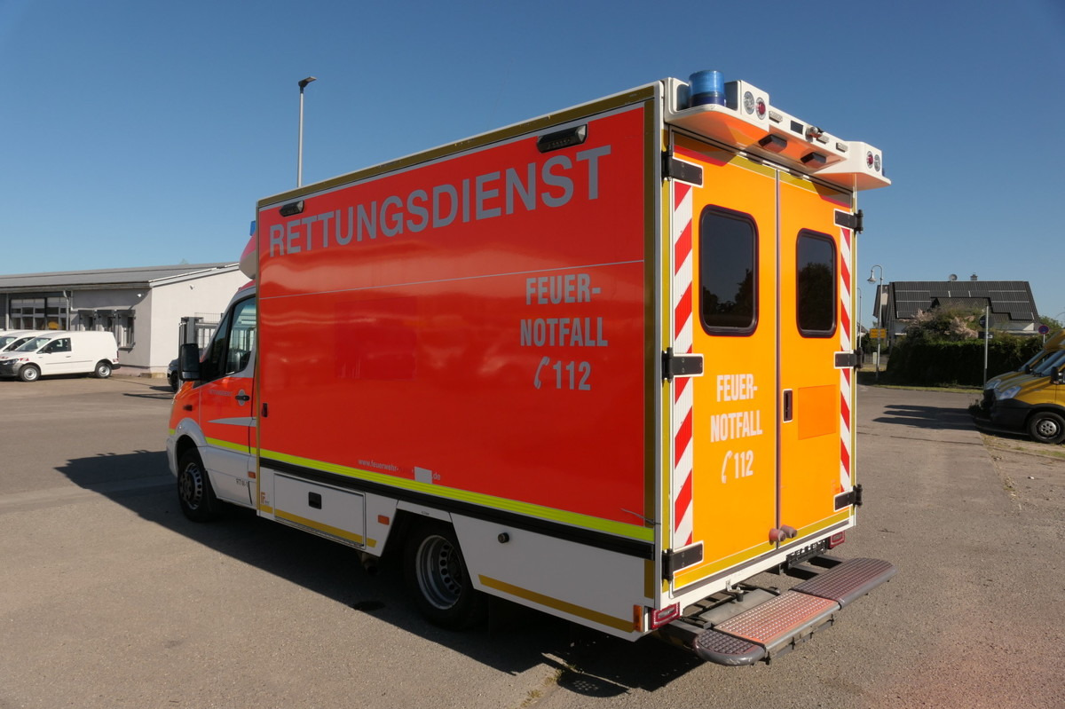 MERCEDES-BENZ Sprinter 519 CDI Klima Krankenwagen - Sanitka: obrázok 4 MERCEDES-BENZ Sprinter 519 CDI Klima Krankenwagen - Sanitka: obrázok 4