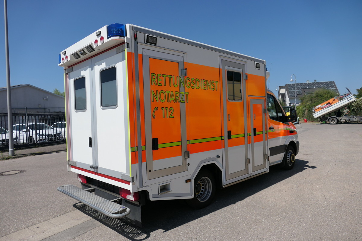 MERCEDES-BENZ Sprinter 519 CDI Klima Krankenwagen - Sanitka: obrázok 3 MERCEDES-BENZ Sprinter 519 CDI Klima Krankenwagen - Sanitka: obrázok 3