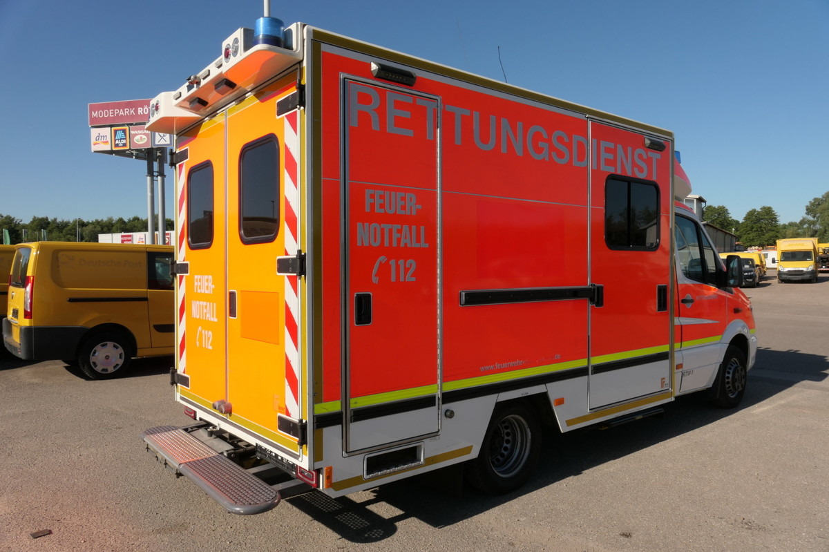 MERCEDES-BENZ Sprinter 519 CDI Klima Krankenwagen - Sanitka: obrázok 3 MERCEDES-BENZ Sprinter 519 CDI Klima Krankenwagen - Sanitka: obrázok 3