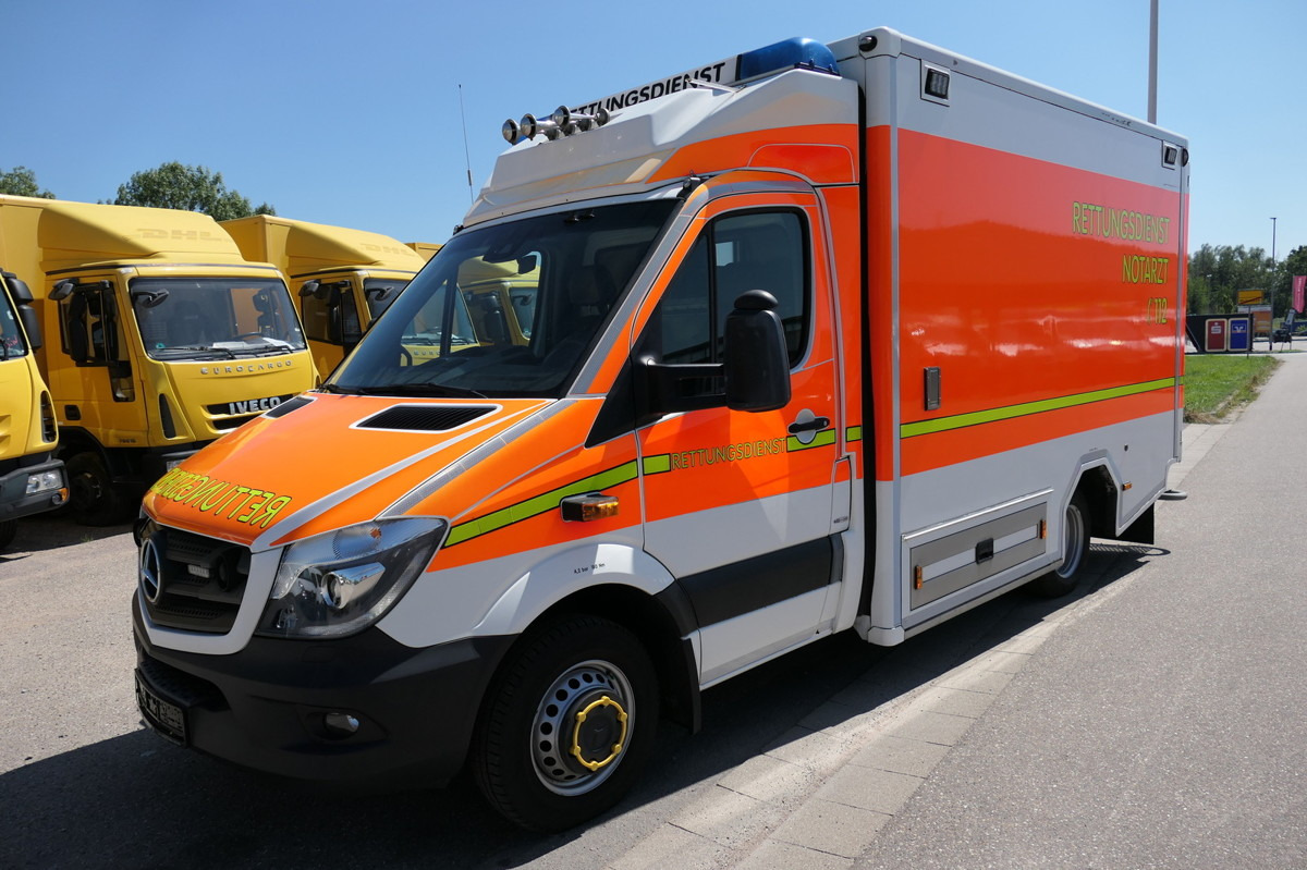 MERCEDES-BENZ Sprinter 519 CDI Klima Krankenwagen - Sanitka: obrázok 2 MERCEDES-BENZ Sprinter 519 CDI Klima Krankenwagen - Sanitka: obrázok 2