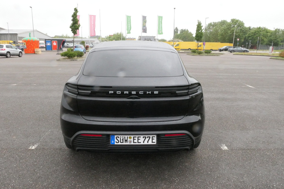 PORSCHE Macan 4 Electric - Bose Soundsystem Kombilimousi - SUV: obrázok 4 PORSCHE Macan 4 Electric - Bose Soundsystem Kombilimousi - SUV: obrázok 4
