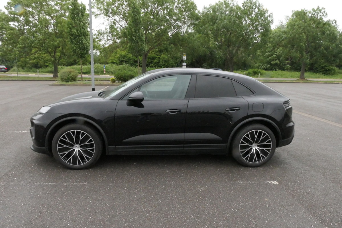 PORSCHE Macan 4 Electric - Bose Soundsystem Kombilimousi - SUV: obrázok 5 PORSCHE Macan 4 Electric - Bose Soundsystem Kombilimousi - SUV: obrázok 5
