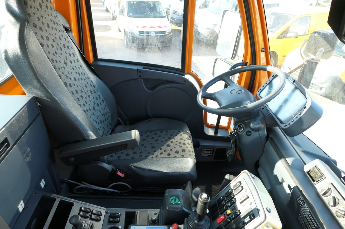 Interior photo 1: Sklápač UNIMOG U400 Euro5 Typ 405 VarioPilot 6 Zylinder SFZ KOM