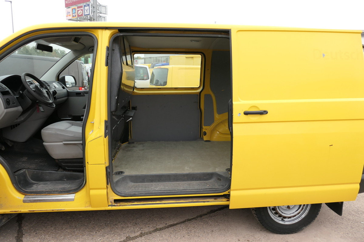 Interior photo 1: Malá dodávka VW T5 Transporter 2.0 TDI EURO-5 CoC PARKTRONIK