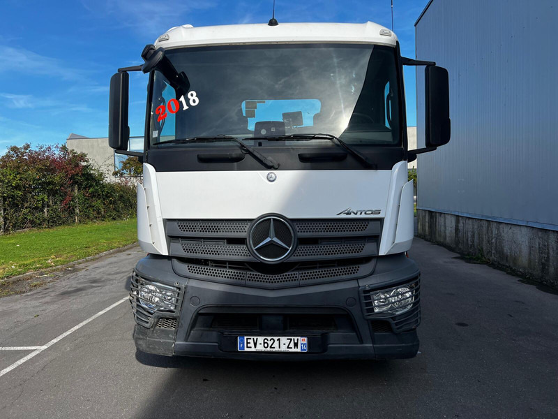 Mercedes-Benz Actros 2543 - Hákový nosič kontajnerov: obrázok 4 Mercedes-Benz Actros 2543 - Hákový nosič kontajnerov: obrázok 4