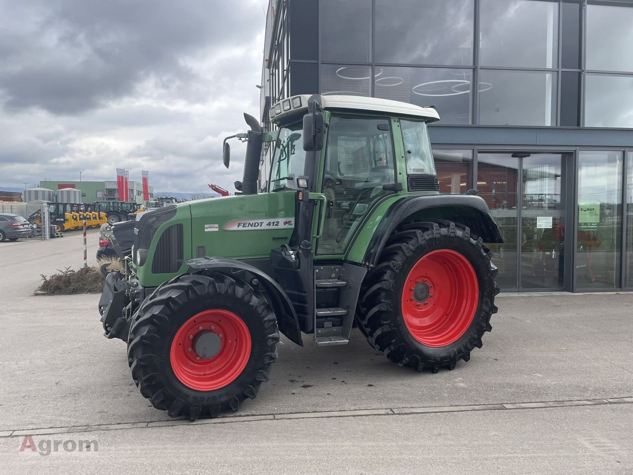Fendt 412 Vario - Traktor: obrázok 3 Fendt 412 Vario - Traktor: obrázok 3