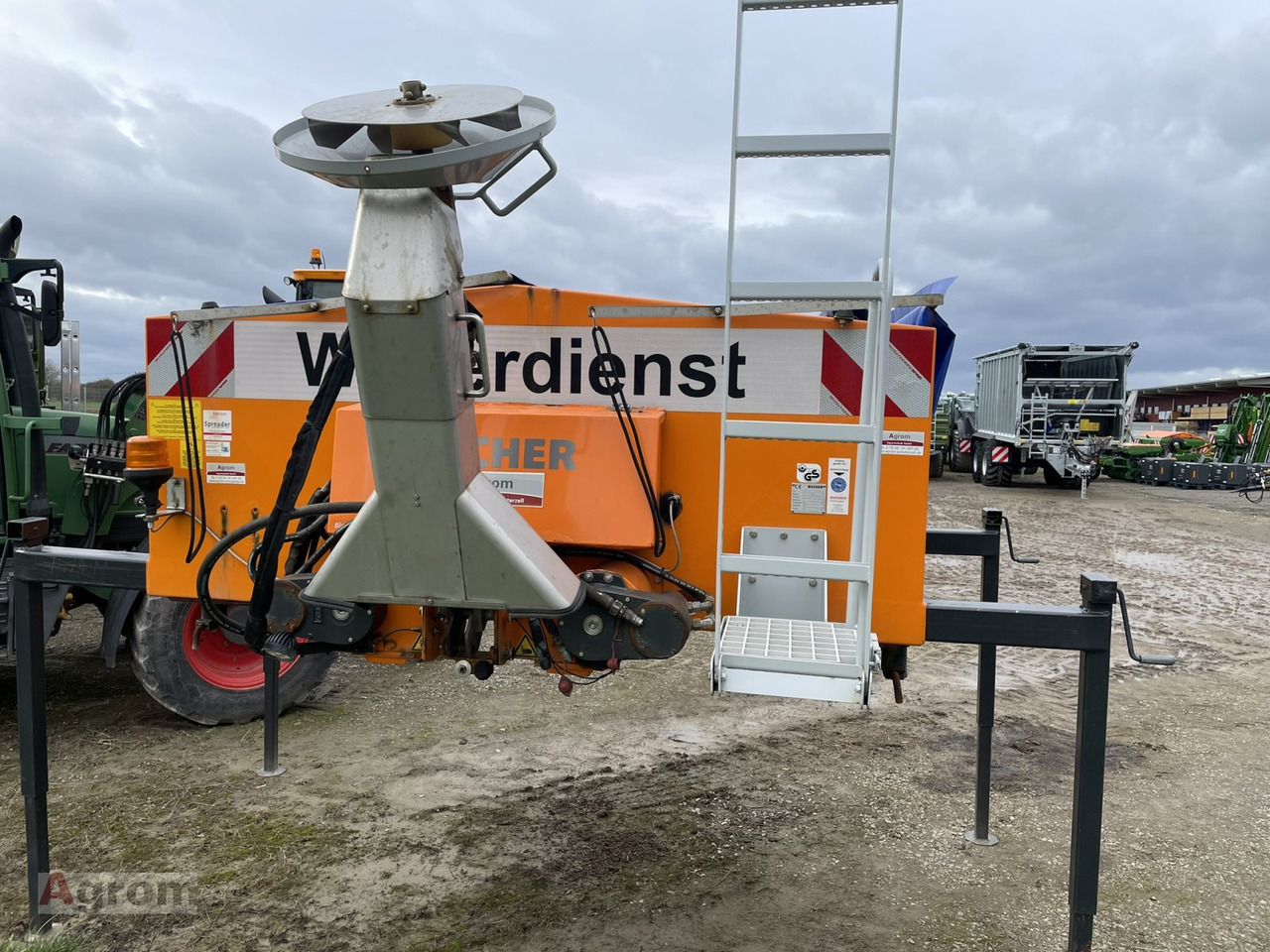 Gmeiner YETI TRAC 2000W - Rozmetač piesku/ Soli: obrázok 2 Gmeiner YETI TRAC 2000W - Rozmetač piesku/ Soli: obrázok 2