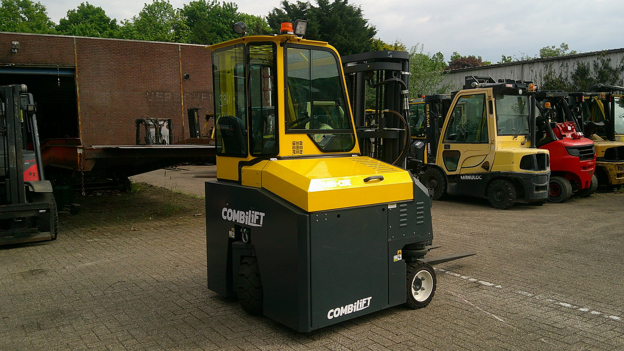 COMBILIFT CBE2500 CABIN - Bočný nakladač: obrázok 1 COMBILIFT CBE2500 CABIN - Bočný nakladač: obrázok 1