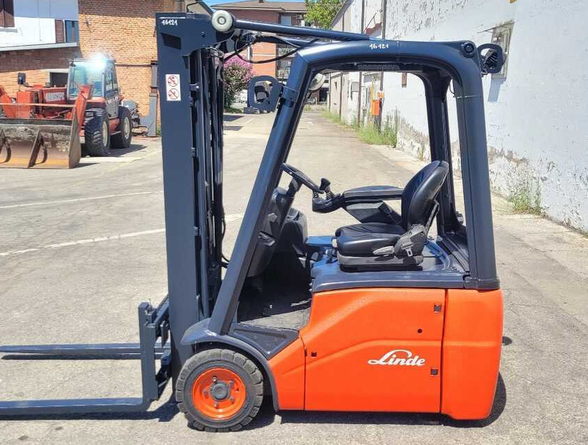 Linde E 16 C-01/386 (batt. 2016) - Elektrický vysokozdvižný vozík: obrázok 3 Linde E 16 C-01/386 (batt. 2016) - Elektrický vysokozdvižný vozík: obrázok 3