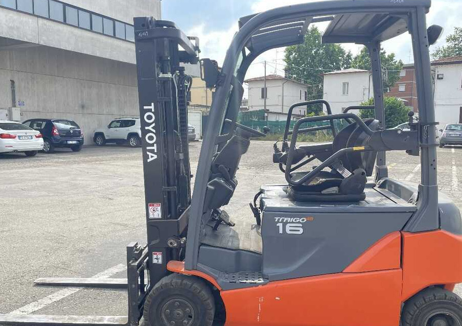 TOYOTA Toyota 8 FBM 16T - Elektrický vysokozdvižný vozík: obrázok 2 TOYOTA Toyota 8 FBM 16T - Elektrický vysokozdvižný vozík: obrázok 2
