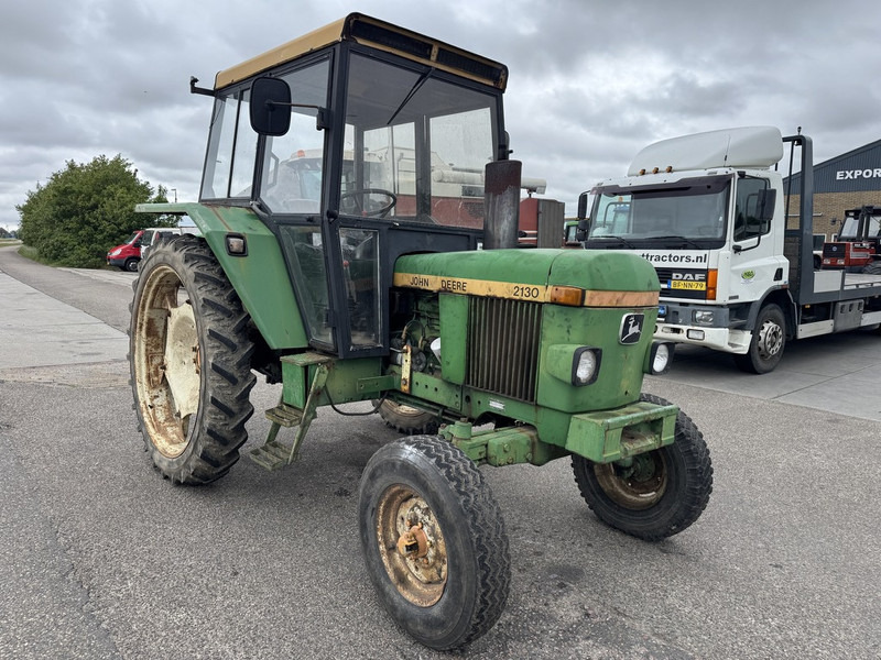 John Deere 2130 - Traktor: obrázok 3 John Deere 2130 - Traktor: obrázok 3
