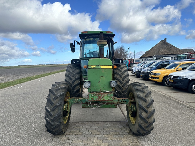 John Deere 4040 - Traktor: obrázok 2 John Deere 4040 - Traktor: obrázok 2