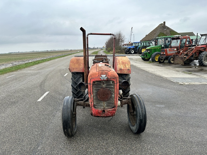 Massey Ferguson 35 - Traktor: obrázok 2 Massey Ferguson 35 - Traktor: obrázok 2
