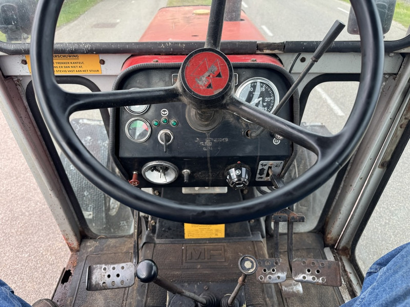 Massey Ferguson 590 - Traktor: obrázok 5 Massey Ferguson 590 - Traktor: obrázok 5