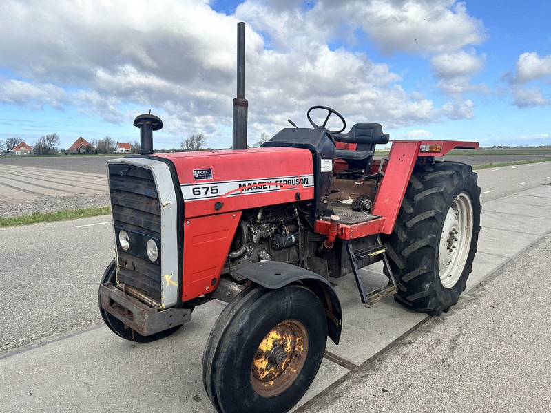 Massey Ferguson 675 - Traktor: obrázok 1 Massey Ferguson 675 - Traktor: obrázok 1