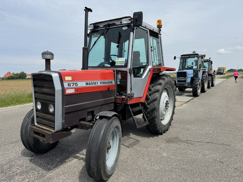 Massey Ferguson 675 - Traktor: obrázok 1 Massey Ferguson 675 - Traktor: obrázok 1