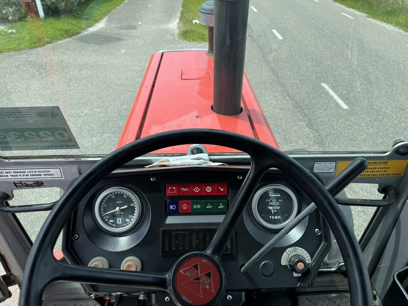 Massey Ferguson 675 - Traktor: obrázok 5 Massey Ferguson 675 - Traktor: obrázok 5