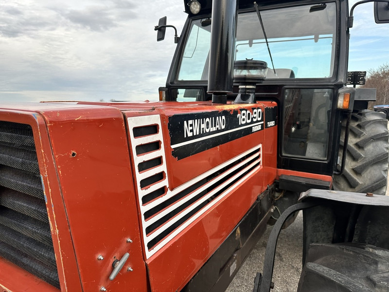 New Holland 180-90 DT - Traktor: obrázok 2 New Holland 180-90 DT - Traktor: obrázok 2
